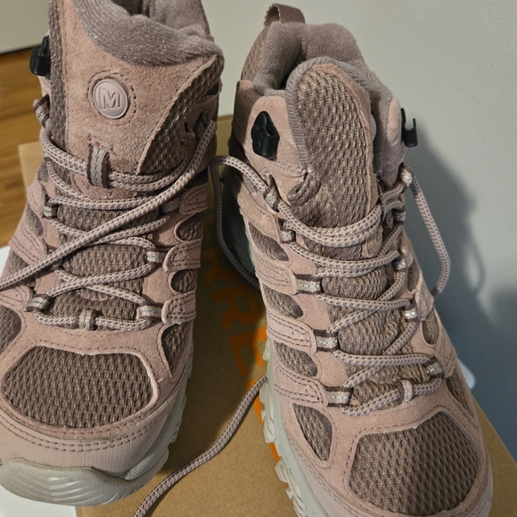 Merrell Women's Hiking Boots - Pink - Picture 2 of 7